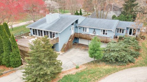 2115 Shore Dr, Bull Valley, IL 60014-5342