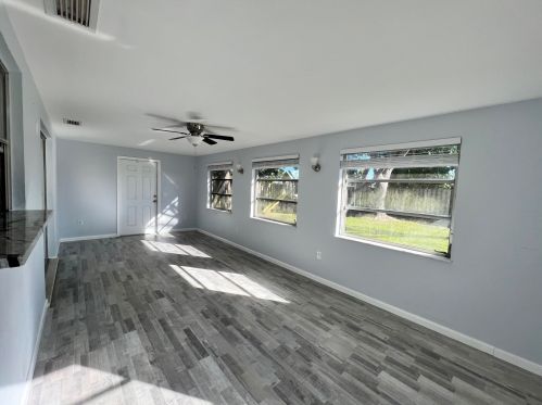 265 Mainsail St, Fort Pierce FL  34983-1710 exterior