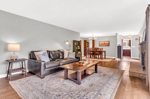 2374 Jenkinson Dr, Pittsburgh PA  15237-6620 exterior