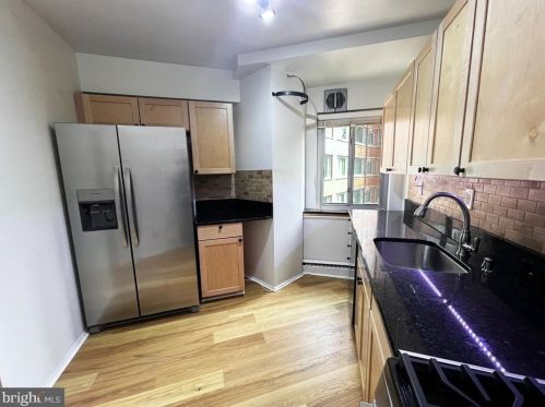 4200 Cathedral Ave, Washington DC  20016-4933 exterior