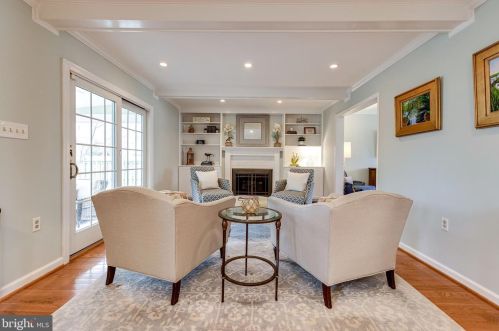 2122 Rampart Dr, Alexandria VA exterior