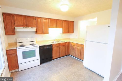 7800 Havenside Ter, Rockville MD 20855-2261 exterior