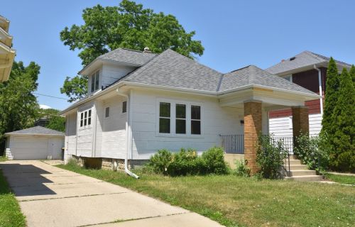 1971 80th St, Milwaukee, WI 53219-1007