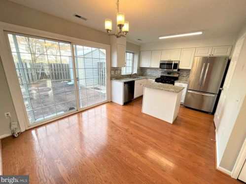 6532 Morning Glen Ct, Alexandria, VA 22315-5027