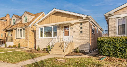 5041 Rutherford Ave, Chicago, IL 60656-3743