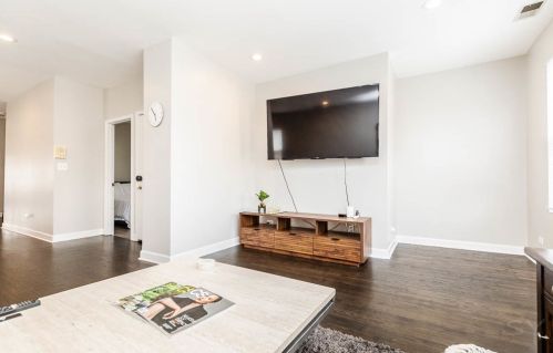 938 Noble St, Chicago IL  60642-5303 exterior