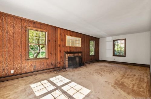 59 Sarah Bishop Rd, Ridgefield CT 06877-1215 exterior