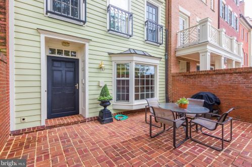 11 Wilkes St, Alexandria VA 22314-3856 exterior