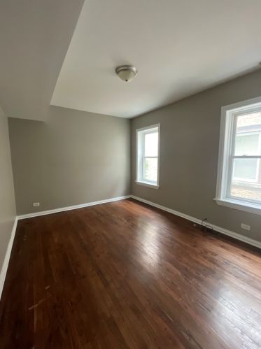 8236 Ellis Ave, Chicago IL 60619-5502 exterior