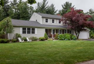 81 Glenbrook Ln, Springfield, MA 01106-2809