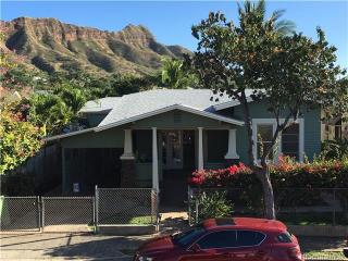 3017 Hinano St, Honolulu HI  96815-4208 exterior