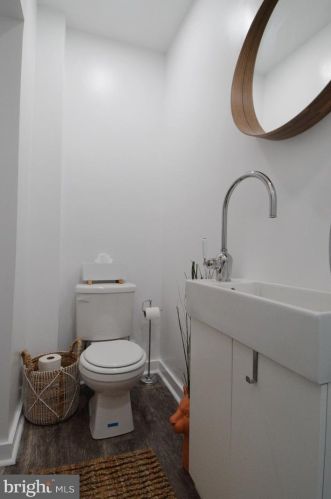 403 17 St, Philadelphia PA 19130-0041 exterior