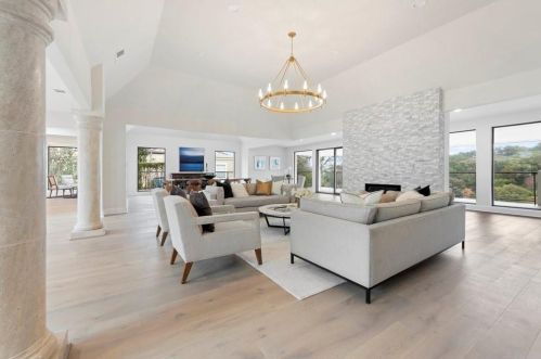 1027 Challenger, Austin TX 78734-4211 exterior