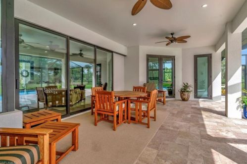 870 8 St, Naples FL 34120-0411 exterior