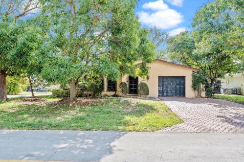 2598 4th Ct, Boca Raton, FL 33431-7505