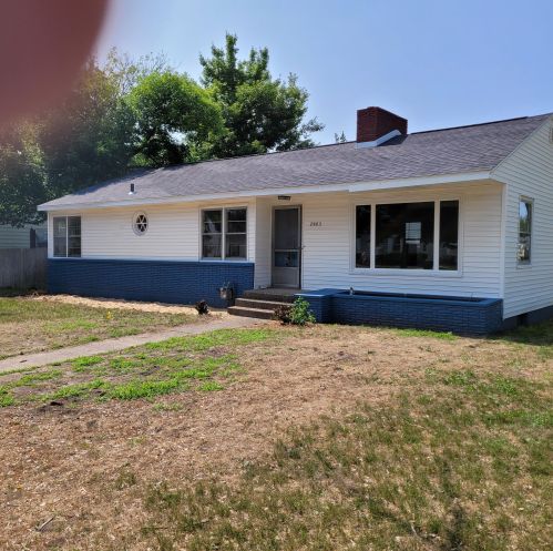 2983 Westland Rd, Meskegon MI  49441-3860 exterior