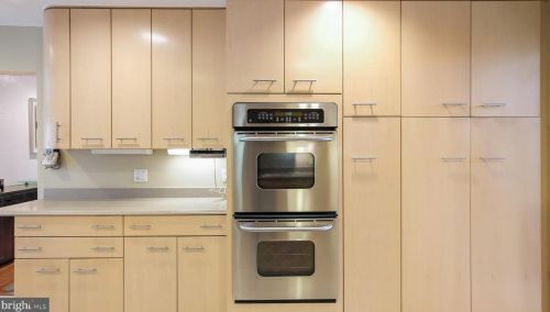 868 Broadmoor Rd, Huntingdon Valley PA 19006-2803 exterior