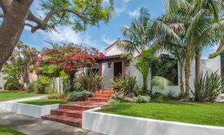 9031 Rosewood Ave, Los Angeles CA  90048-1722 exterior