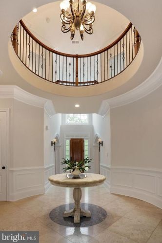 7449 Dulany Dr, Mc Lean VA  22101-2716 exterior