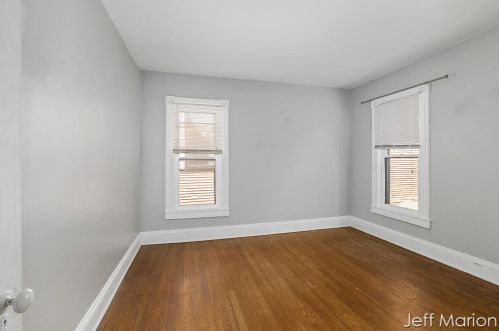 56 Un Ave, Grand Rapids MI 49503-4451 exterior