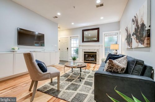 4656 Lambert Dr, Alexandria VA 22311-4942 exterior