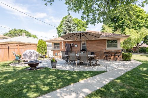 6957 Verona Ct, Milwaukee WI 53227-4429 exterior