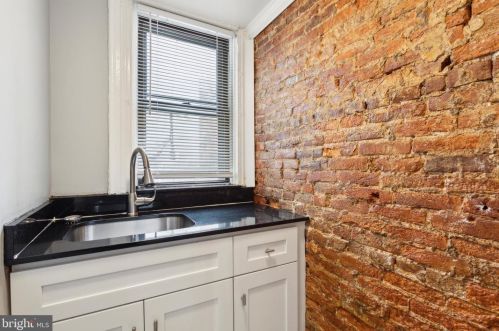 2115 Cumberland St, Philadelphia PA 19125-1718 exterior