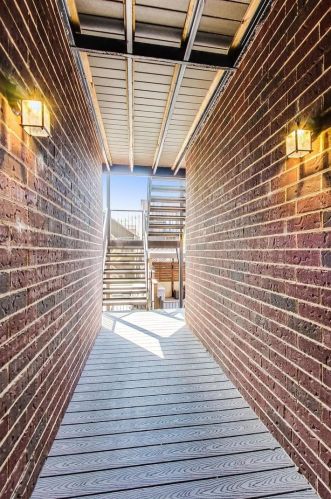 2700 Wayne Ave, Chicago IL 27101-1232 exterior