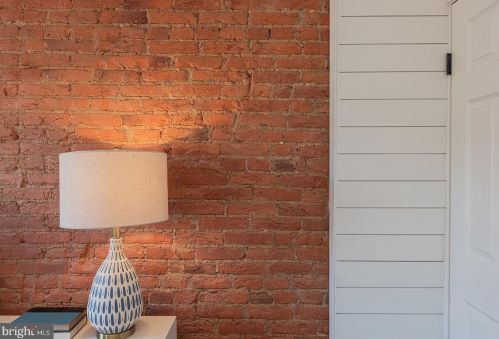 24 New St, Lancaster PA 17602-2047 exterior