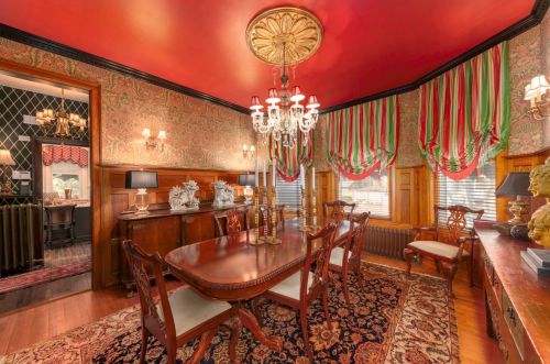 2597 Maryland Ave, Milwaukee WI 53211-3735 exterior