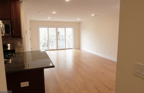 78 New York Ave, Newark NJ  07105-1211 exterior