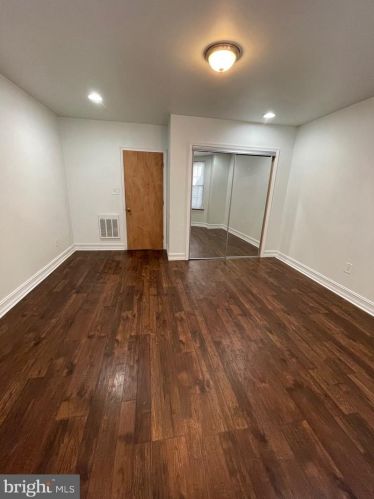 4037 8th St, Philadelphia PA 19140-2233 exterior