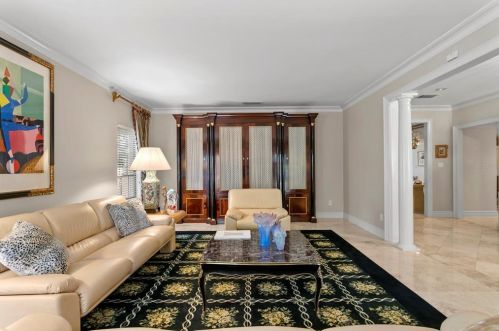 4912 Andros Dr, Tampa FL 33629-4802 exterior