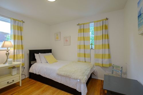 1284 Raven Dr, Pittsburgh PA  15243-1242 exterior