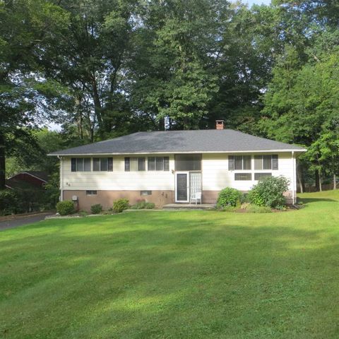 46 Lincoln Dr, Poughkeepsie NY  12601-6003 exterior