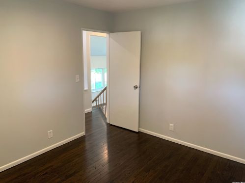 29 Fenwood Rd, Huntington Station NY  11746-2112 exterior