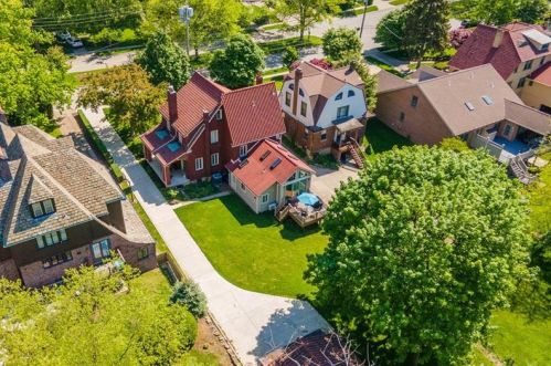 110 Jefferson Dr, Pittsburgh, PA 15228-2116