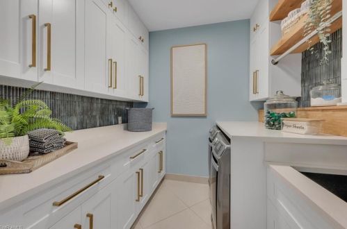 1243 12 Ave, Naples FL 34120-3453 exterior