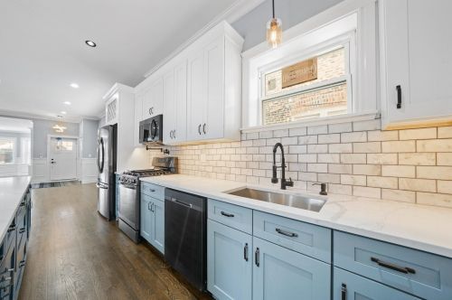 7920 Crandon Ave, Chicago IL 60617-1147 exterior