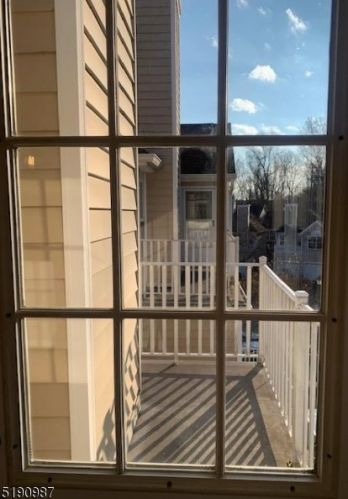 16 Springholm Dr, Berkeley Heights NJ  07922-2700 exterior