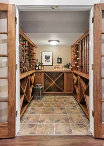 2955 Sunnyside Ave, Chicago IL 60630-3923 exterior