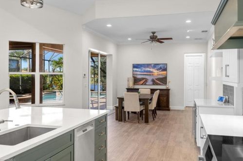 8761 Mustang Is Cir, Naples FL 34113-1640 exterior