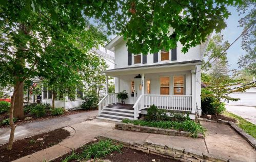 126 Plant Ave, Saint Louis, MO 63119-3028