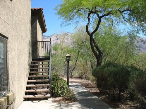 5751 Kolb Rd, Tucson AZ  39204-0871 exterior