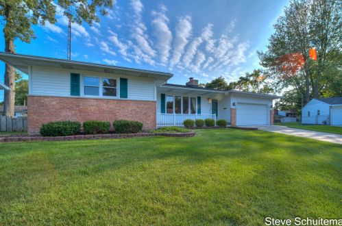 1569 Marlboro Rd, Meskegon MI exterior