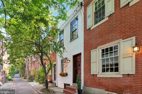 417 Iseminger St, Philadelphia, PA 19147-1113