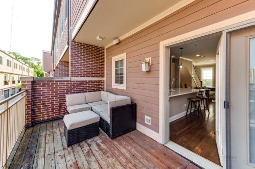 3455 Whipple St, Chicago IL 60655-2303 exterior