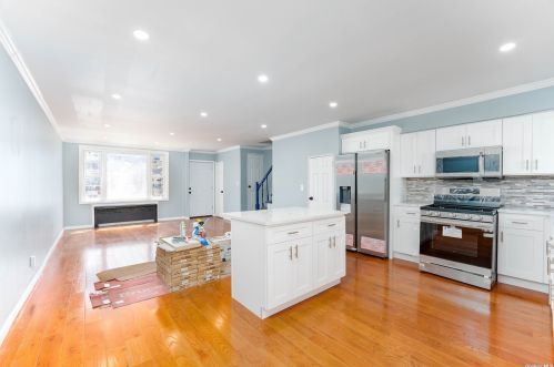 1153 223 St, Bronx NY 10466-5832 exterior