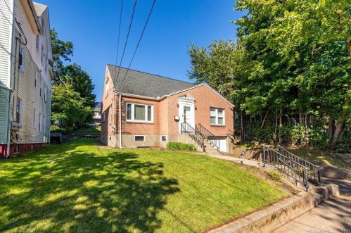 35 Greenwood St, New Britain CT  06051-3031 exterior