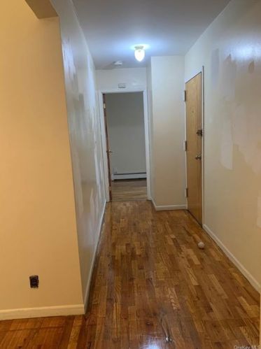 3526 Eastchester Rd, Bronx NY  10469-1661 exterior